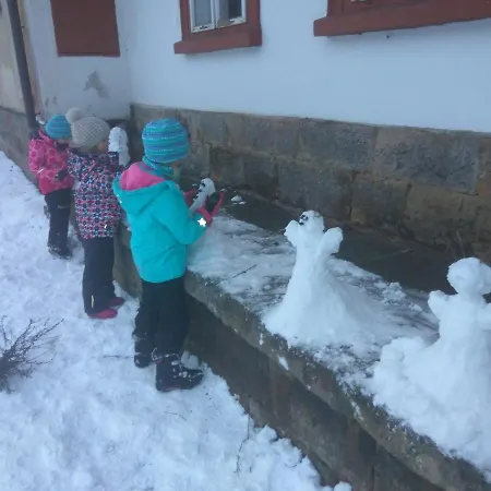 Venkovský dům Chalupa U Lesa Na Polosamotě V Podkrkonoší Mostek