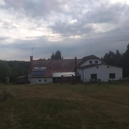 Chalupa U Lesa Na Polosamotě V Podkrkonoší Venkovský dům Mostek