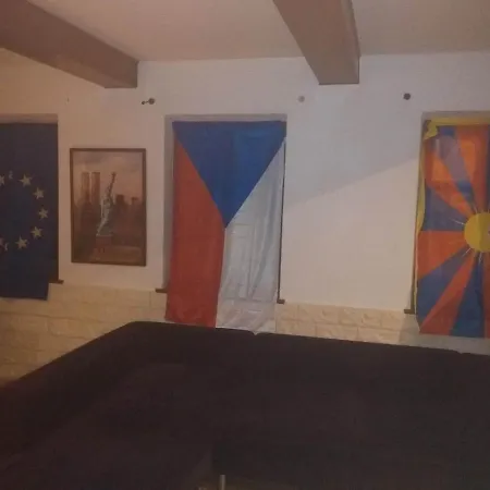 Chalupa U Lesa Na Polosamotě V Podkrkonoší *