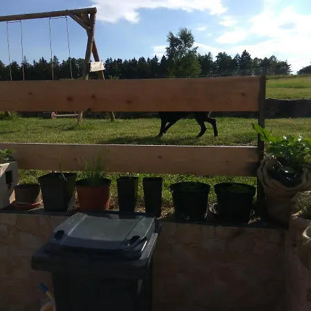 Chalupa U Lesa Na Polosamotě V Podkrkonoší