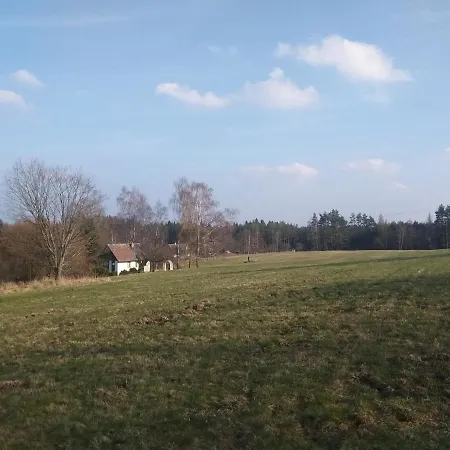 Venkovský dům Chalupa U Lesa Na Polosamotě V Podkrkonoší
