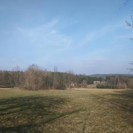 Venkovský dům Chalupa U Lesa Na Polosamotě V Podkrkonoší