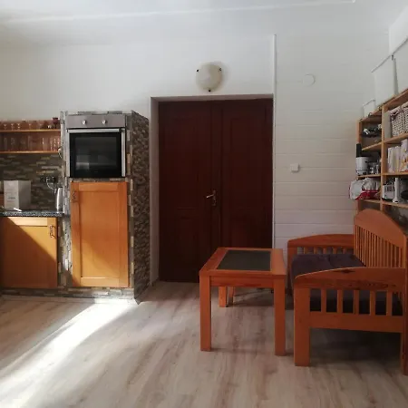 Venkovský dům Chalupa U Lesa Na Polosamotě V Podkrkonoší Mostek