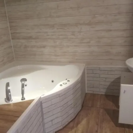 Venkovský dům Chalupa U Lesa Na Polosamotě V Podkrkonoší *